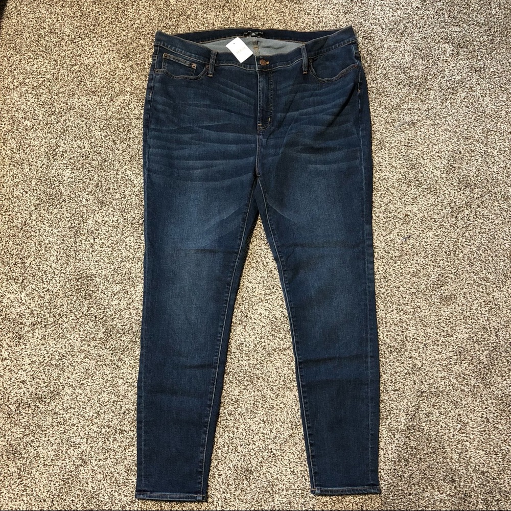 J Crew 9" HIGH-RISE SKINNY JEAN IN CLASSIC BLUE WASH Size 35